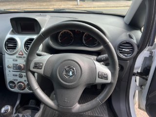 /photos/7587/522f9de7-d427-4f7e-a7d3-cea0a5b78ff9_i320x240.jpg