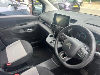 /photos/7587/df6f2668-cdab-46db-bfbd-239a2f9a9a34_i320x240.jpg